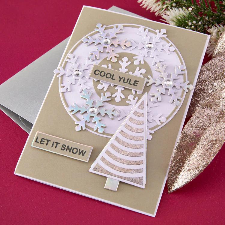 Spellbinders - Snowflake Kisses Collection - Dies - Snowflake Wreath-ScrapbookPal